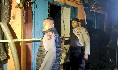 Polres-Manggarai-Lakukan-Penyelidikan-Kebakaran-Stand-di-Pasar-Inpres-Ruteng