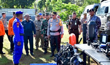 Komitmen-Melindungi-NTT-dari-Ancaman-Alam,-Kapolda-NTT-Pimpin-Apel-Kesiapan-Penanggulangan-Bencana.-