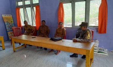 Patroli-dialogis-dan-Sambang-Bhabinkamtibmas-Aipda-Ridwan-N.-Lubalu,-Kecamatan-Rahong-Utara