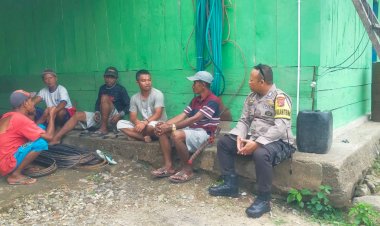 BRIPKA-ALBERTUS-RAHMAT-Melakukan-Kegiatan-Patroli-dan-Sambang-di-Desa-Kentol,-Kecamatan-Cibal,-Kabupaten-Manggarai