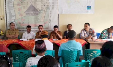 Hadiri-Musrembangdes-di-Kantor-Desa-Buar,-Kecamatan-Rahong-Utar,-Aipda-Fransiskus-S.-Maja-sampaikan-Himbauan-Kamtibmas.