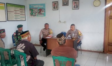 Diskusi-Bhabinkamtibmas-Ruteng-Bersama-Tokoh-Masyarakat-di-Desa-Bangka-La'o