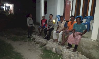 Operasi-Mantap-Brata:-Kapolsek-Reo-Pimpin-Pengamanan-Kampanye-Pertemuan-Terbatas-Calon-Legislatif-2024-di-Wilkum-Polsek-Reo