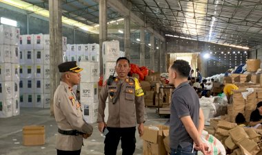 Operasi-Mantap-Brata:-Waka-Polres-Manggarai-dan-Kabagops-Polres-Manggarai-Cek-Kesiapan-Logistik-Pemilu
