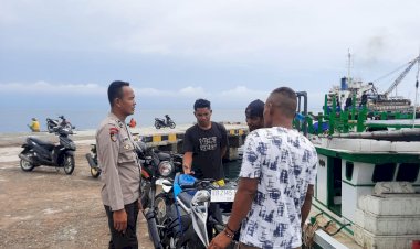 Sambang-dan-Patroli-Sat-Polair-Polres-Manggarai-Himbau-Nelayan-di-Pelabuhan-Reo