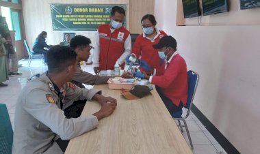 Personel-Polres-Manggarai-Berpartisipasi-dalam-Kegiatan-Bhakti-Sosial-Donor-Darah-untuk-Memperingati-HUT-KOREM-Ke-63-KOREM-161/Wira-Sakti