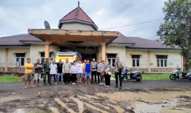 Operasi-Mantap-Brata--:-Pengamanan-dan-Pengawalan-Logistik-Pemilu-2024-dari-PPK-Rahong-Utara-Tiba-di-Gudang-KPU-Kabupaten-Manggarai.