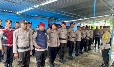 Operasi-Mantap-Brata:-Wakapolres-Manggarai-Pimpin-Apel-Pengecekan-Kesiapan-Personel-untuk-Pengamanan-Rapat-Pleno-Rekapitulasi-Suara-Pemilu-2024