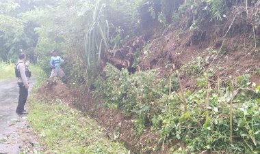 Kanit-Binpolmas-Sat.-Binmas-Polres-Manggarai-Beri-Himbauan-Pencegahan-Bencana-Alam