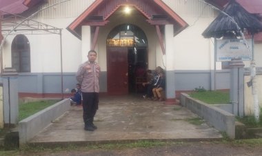 Polsek-Cibal-Mengamankan-Perayaan-Misa-Pertama-dan-Kedua-di-Gereja-Paroki-Kristus-Raja-Pagal