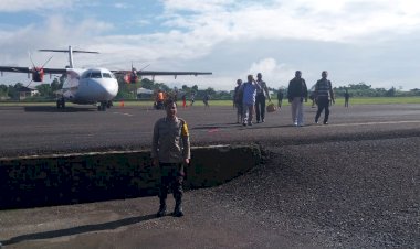 KP3-Udara-:-Pengamanan-Pesawat-di-Bandara-Frans-Sales-Lega-Ruteng-Berlangsung-Lancar