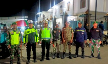 Polres-Manggarai-:-Rutin-Laksanakan-Patroli-TNI-Polri-dan-Pengamanan-Masjid-yang-melaksanakan-Sholat-Tarawih-di-Ruteng