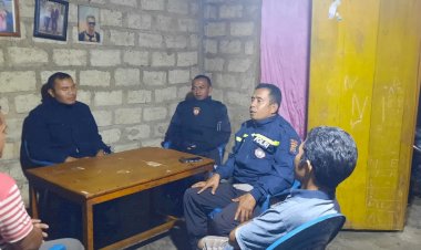 Kapospol-Lelak-Bersama-Bhabinkamtibmas-Patroli-Malam,-Amankan-Desa-Gelong-dari-Potensi-Gangguan-Kamtibmas