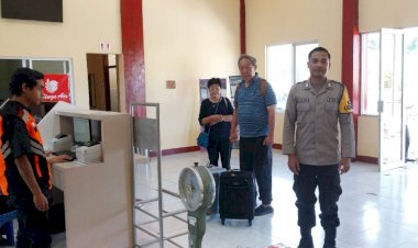 Pengamanan-Pesawat-penumpang-WINGS-AIR-ATR-72-–-600-oleh-KP3-Udara-Frans-Sales-Lega-Ruteng.