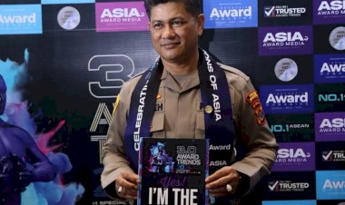 Kapolres-Manggarai-AKBP-Edwin-Saleh,-S.I.K,-M.H.,-Terima-Penghargaan-Inspiring-Profesional-dan-Leadership-AWARD-2024-Asean-Choice