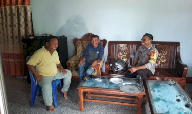 Bripka-Stanislaus-K.-Tandi,-Bhabinkamtibmas-Kecamatan-Reok-Barat-Melaksanakan-Patroli-dan-Sambangdi-Desa-Binaan.