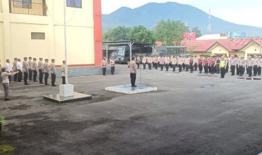 Kapolres-Manggarai-Pimpin-Apel-Pagi-berikan-arahan-Penting-bagi-Personil-Polres-Manggarai.