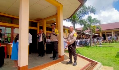 Kapolsek-Cibal-dan-Bhabinkamtibmas-Berikan-Himbauan-Kamtibmas-kepada-Siswa-SMA-Negeri-1-Cibal