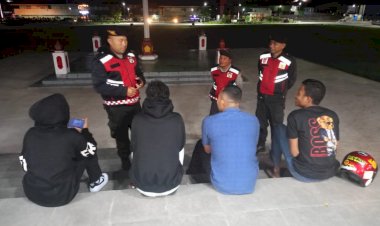 Tingkatkan-Situasi-Keamanan-di-Ruteng-Malam-Ini,-Satuan-Samapta-Polres-Manggarai-Lakukan-Patroli-Malam.