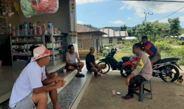 Bripka-Stanislaus-K.-Tandi-Sosialisasikan-Pencegahan-TPPO-dan-HPR-di-Kampung-Sambi