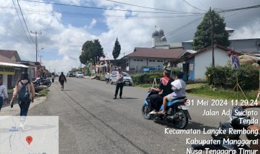 Satuan-Lalu-Lintas-Polres-Manggarai-Lakukan-Pengamanan-Sholat-Jumat-di-Masjid-Agung-Baiturahman,-Ruteng