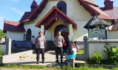 Polsek-Cibal-Lakukan-Pengamanan-Perayaan-Misa-di-Gereja-Paroki-Kristus-Raja-Pagal