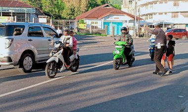 Satuan-Lalu-Lintas-Polres-Manggarai-Rutin-Laksanakan-Pamturlalin-Pagi