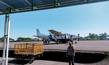 Pengamanan-Pesawat-Penumpang-oleh--KP3-Udara-Frans-Sales-Lega-Ruteng