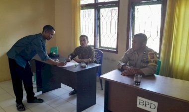 Aipda-Kornelius-Jemarus-Mediasi-permasalahan-dalam-masyarakat-di-Desa-Buar