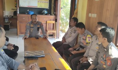 Kabag-SDM-Polres-Manggarai-Sampaikan-Arahan-Kepada-Personel-Polsek-Reo