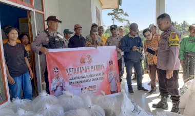 Polres-Manggarai-Salurkan-Bantuan-Benih-Ikan-Nila-untuk-Program-Ketahanan-Pangan-dalam-rangka-Hari-Bhayangkara-ke-78,-Tahun-2024.