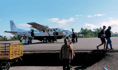 Pengamanan-aktifitas-Transportasi-Udara-oleh-KP3-Udara-di-Bandara-Frans-Sales-Lega-Ruteng