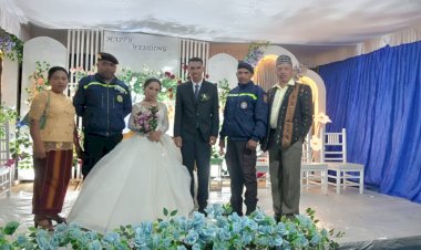 Antisipasi-Gangguan-Kamtibmas,-BRIPKA-Theodorus-Angkat-dan-BRIPKA-Almodad-Ano-Melaksanakan-Pengamanan-di-Resepsi-Pernikahan-di-Satar-Mese