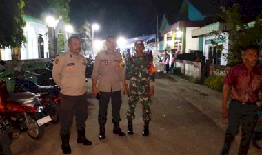 Pengamanan-Resepsi-Pernikahan-oleh-Bhabinkamtibmas-dan-Aparat-Gabungan-di-Reo