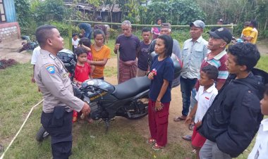 Patroli-Dialogis-Bhabinkamtibmas-di-Desa-Benteng-Kuwu:-Upaya-Menjaga-Kamtibmas-dan-Antisipasi-TPPO