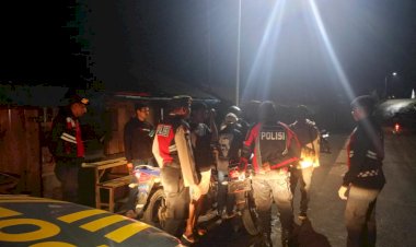 Sat.-Samapta-Polres-Manggarai-Gelar-Patroli-Perintis-Presisi-dan-Himbauan-Kamtibmas-Malam-di-Ruteng