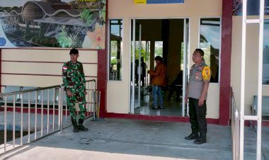 KP3-Udara-Lakukan-Pengamanan-terhadap-Pesawat-di-Bandar-Udara-Frans-Sales-Lega-Ruteng