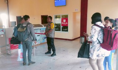 Jamin-Keamanan-dan-Kelancaran-Transportasi-Udara,-KP3-Udara-Frans-Sales-Lega-Ruteng-Laksanakan-Tugas-Pengamanan
