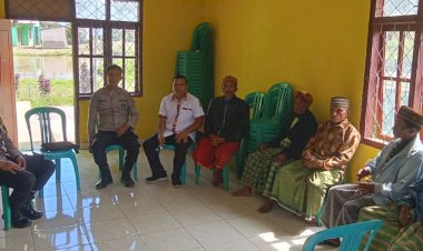 Kapospol-Kecamatan-Ruteng-dan-Bhabinkamtibmas-Gelar-Patroli-dan-Sambang-ke-Desa-Rai