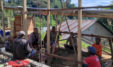 Bhabinkamtibmas-Kecamatan-Wae-Ri'i-Laksanakan-Patroli-dan-Himbauan-Kamtibmas-di-Dusun-Watu-Alo