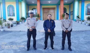 Pengamanan-Gereja-oleh-Personil-Polres-Manggarai,-wujudkan-rasa-aman-dan-nyaman-Ibadah-Minggu-Umat-Kristiani