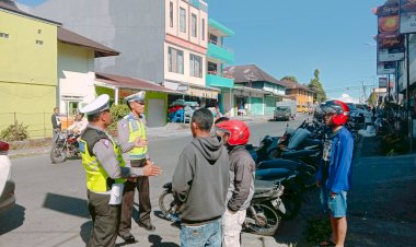 Satlantas-Polres-Manggarai-Gelar-Patroli-KRYD,-Pamturlalin,-dan-Himbauan-Kamseltibcar-Lantas-di-Seputaran-Kota-Ruteng