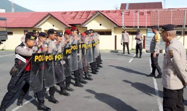 Asah-Keterampilan,-Polres-Manggarai-Laksanakan-Latihan-Dalmas-dan-Sispamkota-Menghadapi-Pilkada-Serentak-2024