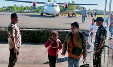KP3-Udara-Frans-Sales-Lega-Amankan-Kedatangan-dan-Keberangkatan-Pesawat-di-Bandar-Udara-Frans-Sales-Lega-Ruteng