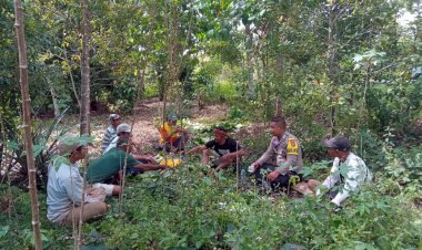 Bhabinkamtibmas-Kecamatan-Ruteng-Gelar-Patroli-dan-Sambangi-Warga-di-Desa-Compang-Namut