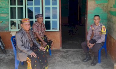 Bhabinkamtibmas-Kecamatan-Langke-Rembong-Laksanakan-Sambang-dan-Patroli-Dialogis-di-Kelurahan-Pitak