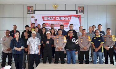 Kapolres-Manggarai-Pimpin-Kegiatan-Jumat-Curhat-Bersama-Pedagang-dan-Pelaku-Usaha-di-Ruteng