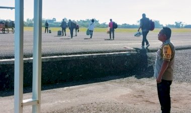 KP3-Udara-Frans-Sales-Lega-:-Pengamanan-Pesawat-Penumpang-di-Bandara-berlangsung-lancar.