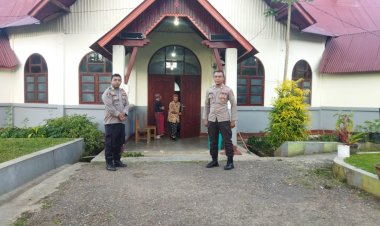 Polsek-Cibal-Terjunkan-Personil-Pengamanan-Perayaan-Misa-di-Gereja-Paroki-Kristus-Raja-Pagal