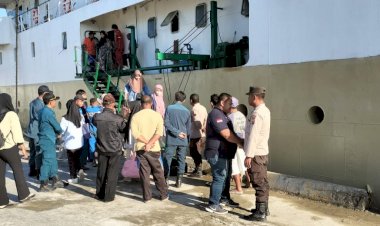 KP3-Laut-Reo-:-Kegiatan-Pengamanan-Kapal-Penumpang-di-Pelabuhan-Laut-Kelas-II-Reo-berlangsung-Lancar.
